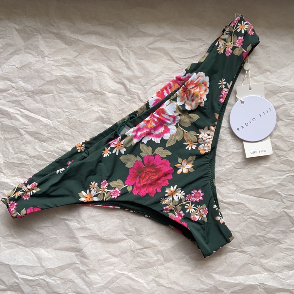New Radio Fiji Maileo Bridget fliral Print bikini swimsuit set - Picture 7 of 11